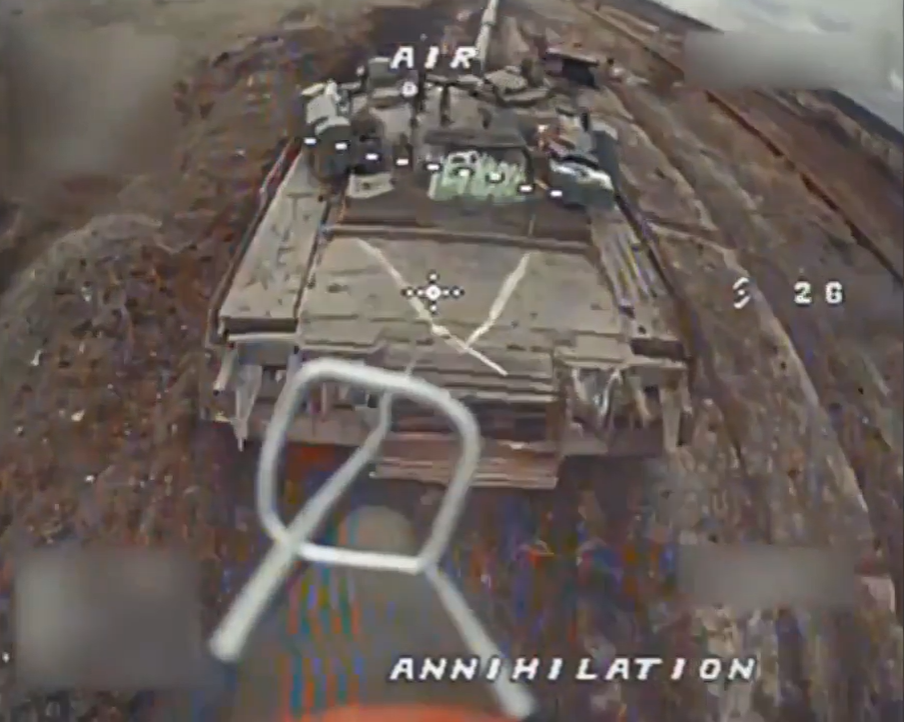 POV-Aufnahmen einer FPV-Drohne – auf die sich die Ukraine nun verlässt, um den Vormarsch Russlands aufzuhalten – zielen auf den Tod ab